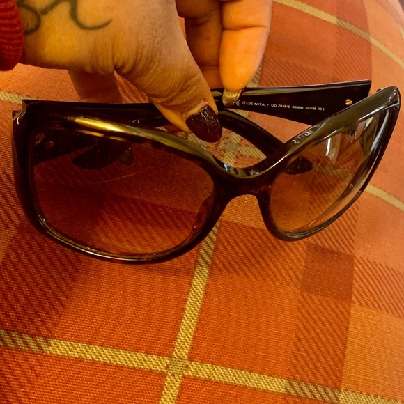 👑✅PRICE FIRM✅NO OFFERS 👑AUTHENTIC GUCCI Oversized Sunglasses. - Picture 7 of 16